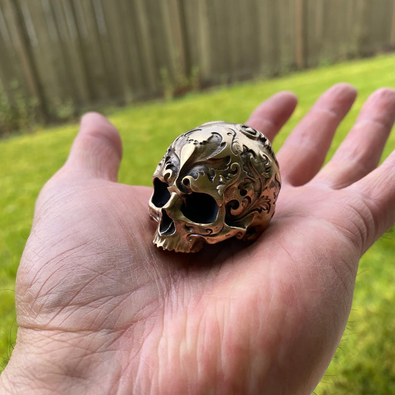 Bague tête de mort sculptée