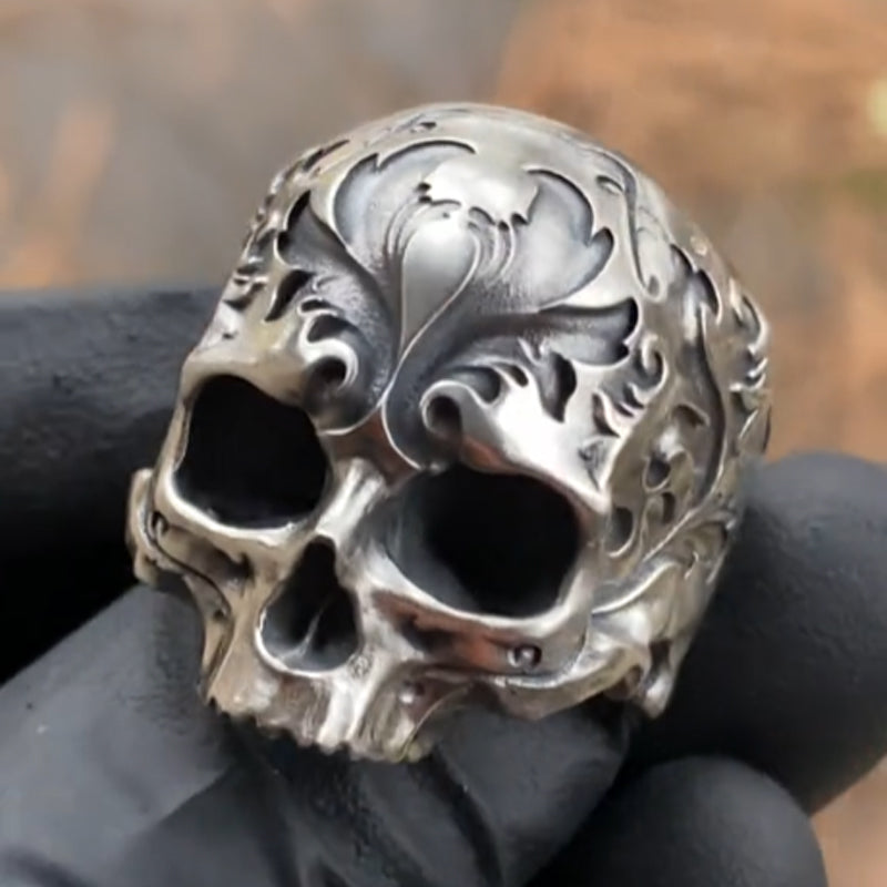 Bague tête de mort sculptée