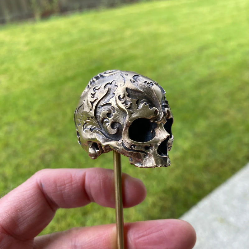 Bague tête de mort sculptée